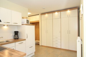 Køleskab, mikrobølgeovn, ovn, opvaskemaskine