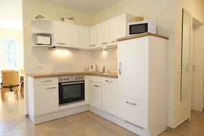 Kühlschrank, Mikrowelle, Geschirrspüler