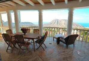 Outdoor dining - Chayofa above Losa Cristianos Costa Adeje (Chayofa)