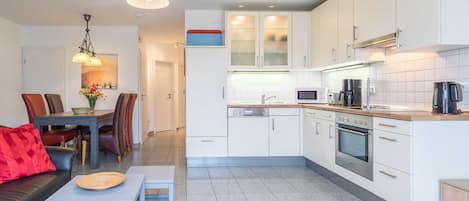 Fridge, microwave, dishwasher, coffee/tea maker