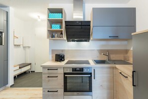 Kühlschrank, Mikrowelle, Geschirrspüler