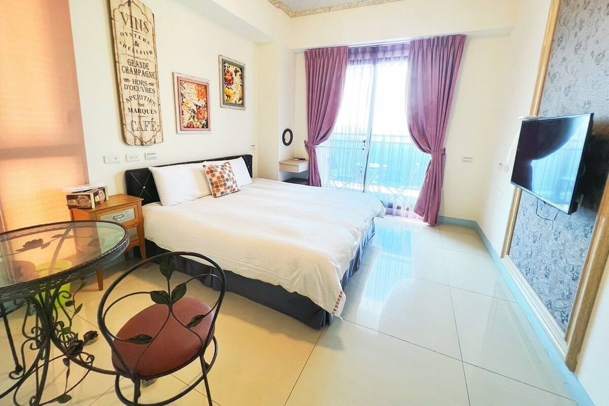 Habitación estándar doble (Field) | Ropa de cama de alta calidad, edredones de plumas, escritorio