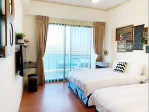 Premium bedding, down comforters, desk, blackout drapes - Amibao Resort (Hengchun)