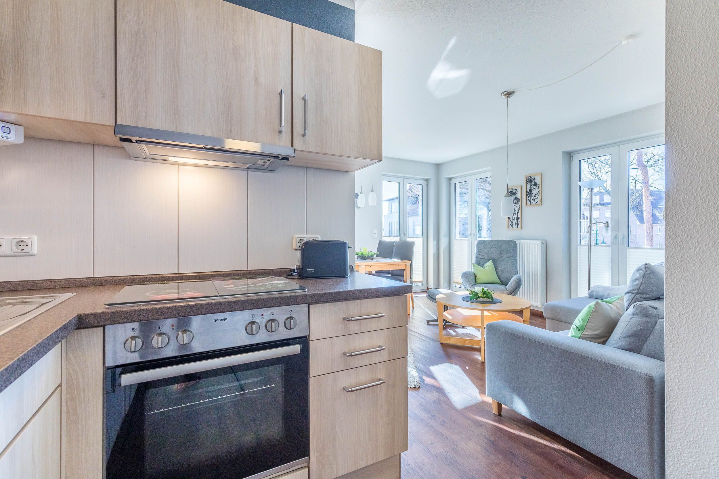 Réfrigérateur, micro-ondes, lave-vaisselle, cafetière/bouilloire