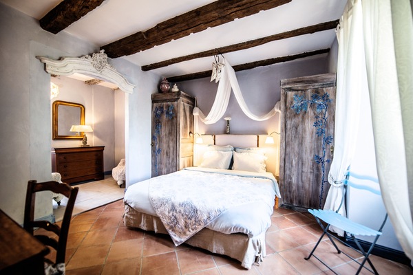 Suite belle époque, rez-de-chaussée, avec sa SDD