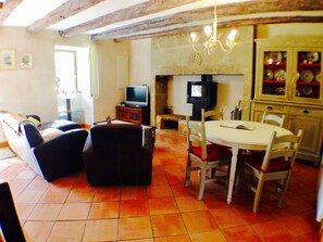 TV, fireplace, DVD player, ping pong