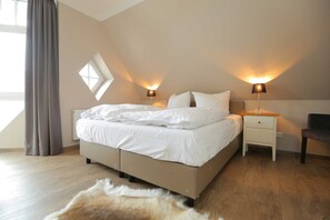 3 Schlafzimmer, Reisekinderbett, Bettwäsche