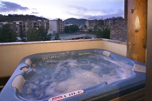 Bañera de hidromasaje exterior