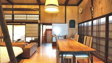 House (West) | In-room dining