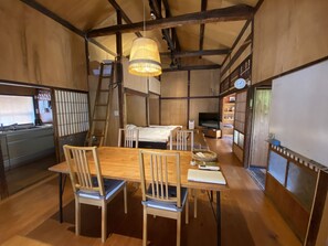 House (West) | In-room dining - SUMITSUGU HOUSE West (Kumamoto)