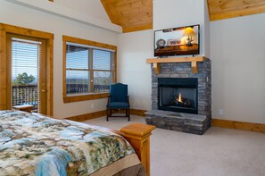 5 bedrooms, desk, iron/ironing board, free WiFi