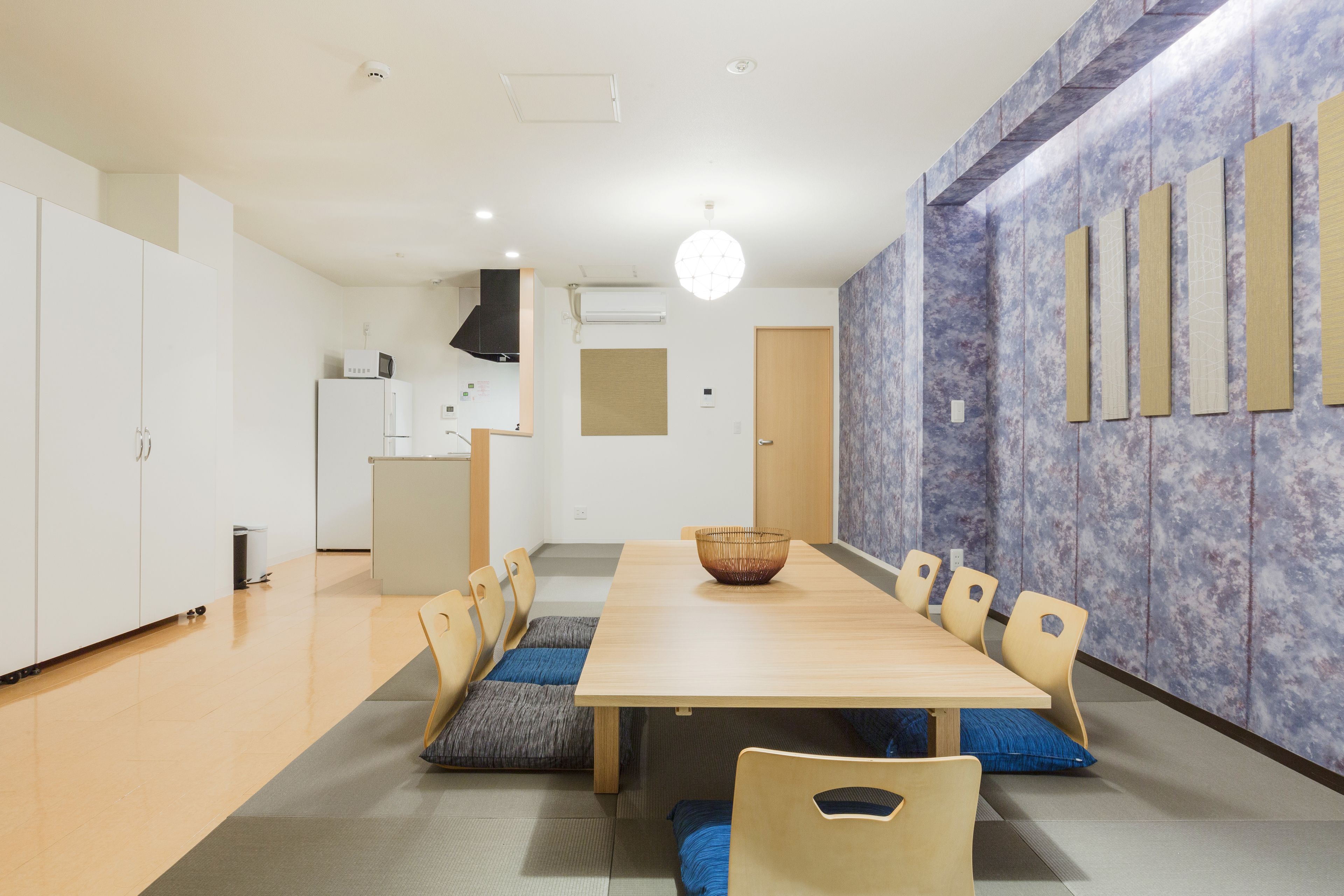 Executive Apartment, Non Smoking (Room 301) | Individually decorated, desk, laptop workspace, blackout drapes