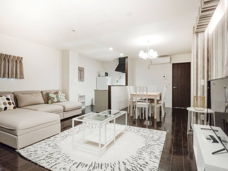 Căn hộ Executive, không hút thuốc (Room 401) | Bộ đồ giường kháng dị ứng, trang trí khác biệt, bàn