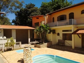 Outdoor pool - Accommodation for the whole family, events, camps and spiritual retreats. (Estiva)