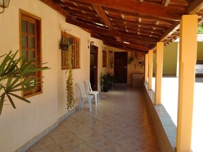 Terrace/patio - Accommodation for the whole family, events, camps and spiritual retreats (Estiva)