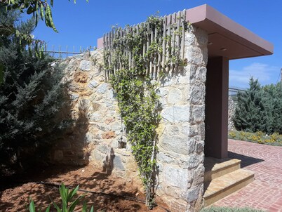 New vacation villa, greek garden ,swimming pool, bbq, great view, 2 km from sea