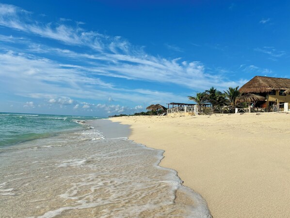 Sun loungers, beach towels - Charming 2 Bedrooms Villa, With Pool & Private Beach,Chef, Wi-Fi, Staff on site, (PLAYA DEL SECRETO)