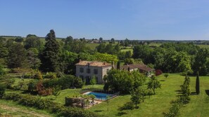 Exterior - La Gravouse: Manor house with private pool & tennis court set amongst the vines (Saint Andres et Appelles)