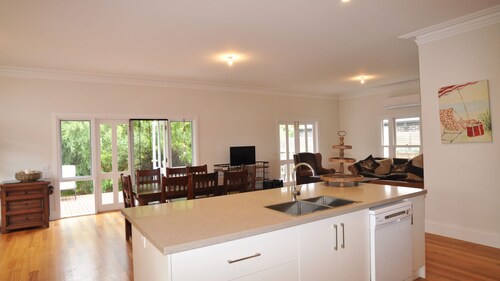Paperbark Homestead - Surf Side Inverloch