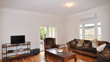 TV, DVD player, books, stereo