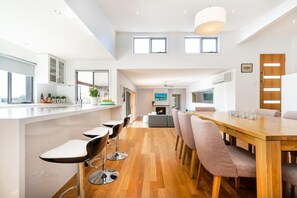 Dining - Highview - LOVE A ROOM WITH A VIEW (Tootgarook)