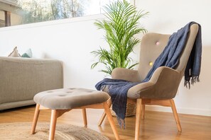 Interior - Highview - LOVE A ROOM WITH A VIEW (Tootgarook)