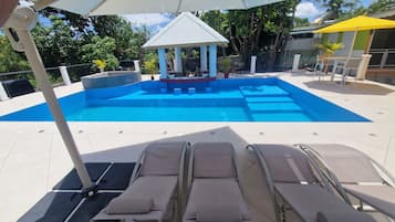 Innenpool, Außenpool
