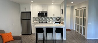 Prime Location! Renovated Studio at Shadow Mountain Resort, Steps from El Paseo.