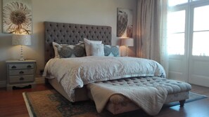 3 slaapkamers, een strijkplank/strijkijzer, wifi, beddengoed