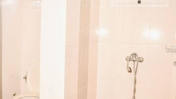 Dusche im Bad
