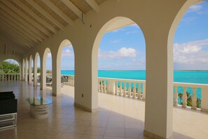 Terrace/patio - Oceanfront Villa with Commanding Views of Elizabeth Harbour  (Georgetown)