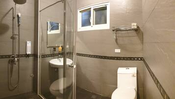 Loft familiar (103) | Baño | Regadera, regadera tipo lluvia, amenidades de baño gratuitas