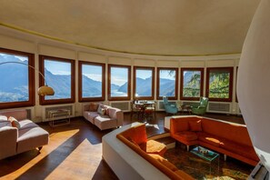 Smart TV, fireplace, books, stereo - A Place That Stays With You - The Cloud House (bellagio)