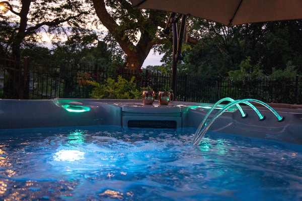 Bain à remous extérieur