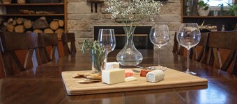 <1mi. til 2020 DNC - Romslig hus, hage og badestamp nær sentrum