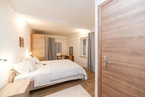 1 bedroom, desk, iron/ironing board, free WiFi - Cosy family house at Dubrovnik city walls on south sea side, with amazing view . (Dubrovnik)