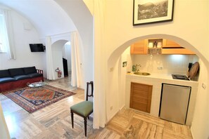 Interior - Studio in the center (Capri)
