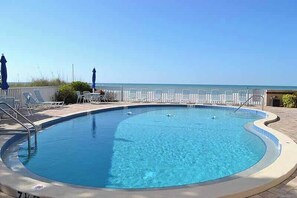 Unclassified image, 3 of 25, button