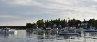 Großes, abgelegenes, haustierfreundliches Haus, nur 3 min. Gehen Sie zur Küste
