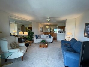 Unclassified image, 5 of 19, button - Beachcomber unit 501 (Longboat Key)