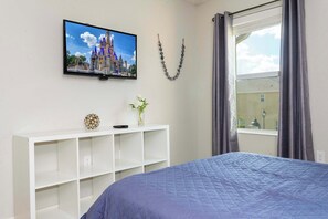 4 bedrooms, desk, iron/ironing board, WiFi