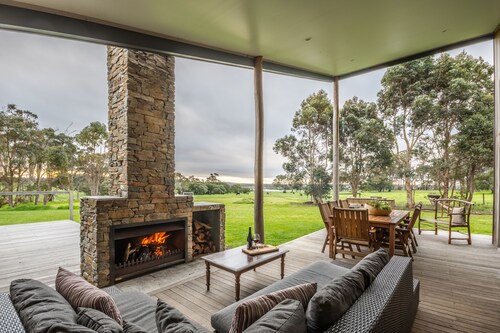 Rushy Creek Farm - scenic, peaceful rural retreat