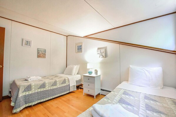 4 habitaciones, tabla de planchar con plancha, wifi y ropa de cama 