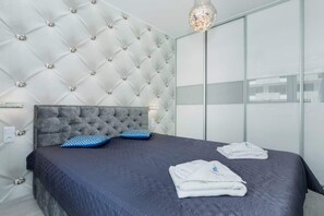 1 bedroom, iron/ironing board, travel crib, WiFi