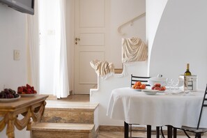 Dining - Apartment terrace and sea view in the center (Capri)