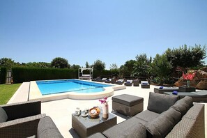Outdoor pool - Finca Rever, pool, Wifi, barbecue, 5 bedrooms, 3 bathrooms, quiet location (Pollenca)