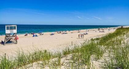 # 506: Kävele 200 metriä yksityiselle yhdistyksen rannalle! Katon kannen / veden näkymät!