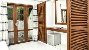 Deluxe Room | Room amenity - Green Habitat Ayurveda Resort and Spa (Kamburugamuwa)