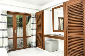 Deluxe Room | Room amenity - Green Habitat Ayurveda Resort and Spa (Kamburugamuwa)