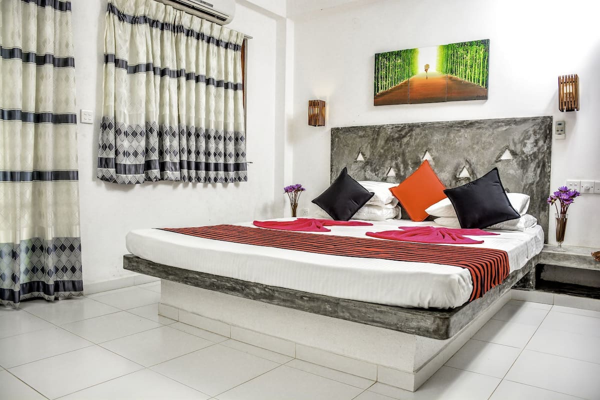 Deluxe Room | Soundproofing, free WiFi, bed sheets
